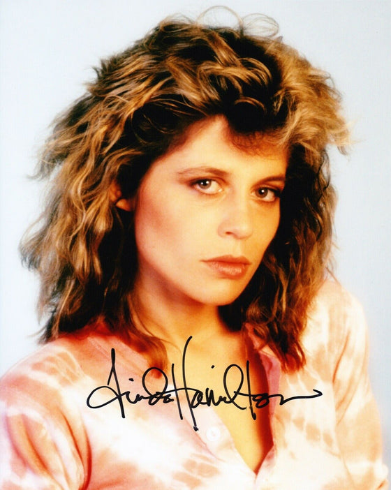 Linda Hamilton Signed 10X8 Photo Terminator DARK FATE SEXY IMAGE AFTAL COA (H)