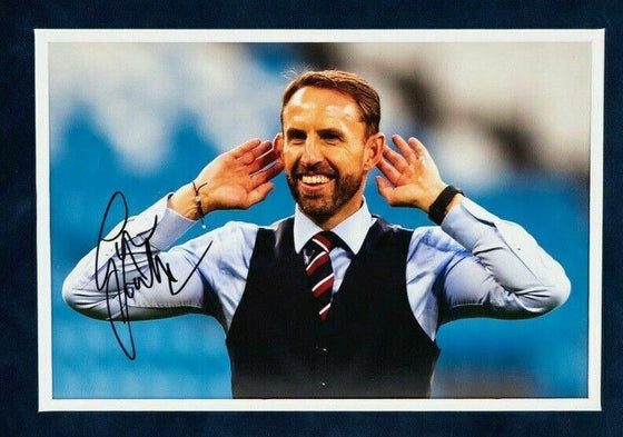 Gareth Southgate SIGNED & FRAMED 12X8 Photo ENGLAND Manager AFTAL COA